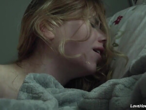 Трахнул от первого лица хрупкую студентку в анальное отверстие