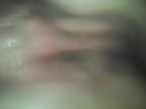 Мужик снимает пизду своей красивой женушки крупным планом